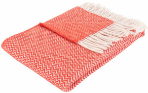 By Borg Uldplaid med finkæmmet uld - 130x200 cm - Blødt uldtæppe med rød zigzag mønster -  plaid