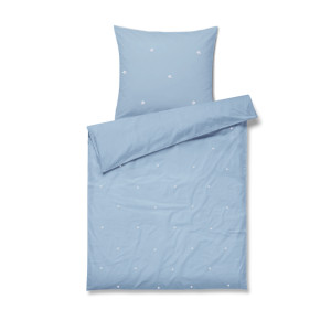JUNA sengetøj - 100% økologisk bomuld - Daisy baby sengetøj 70x100 cm - Lyseblå med broderede blomster