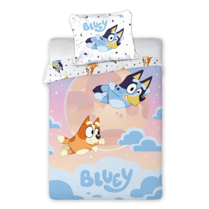 Licens Bluey sengetøj - 100% bomuld - Børnesengetøj 140x200 cm - Bluey og Bingo i skyerne