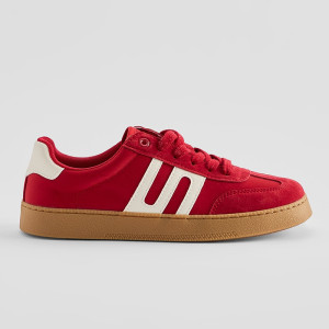 Czerwone sneakersy z białymi wstawkami - House - czerwony - 381JM-33X