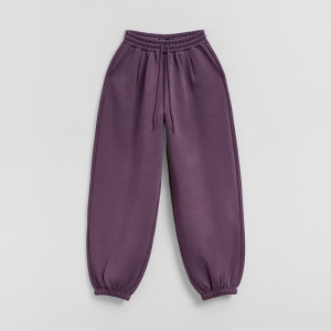 Czarne spodnie dresowe basic o kroju jogger - House - fioletowy - 385KS-48X