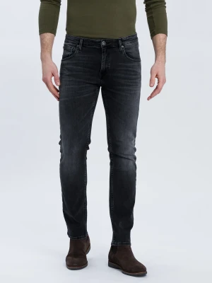 Cross Herren Jeans eng Damien Schwarz W30-L30 extra lang