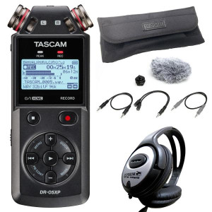 Tascam Audio-Recorder DR-05XP mit DR11CMK und Kopfhörer
