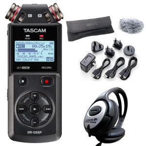 Tascam Audio-Recorder DR-05XP mit DR11GMK und Kopfhörer