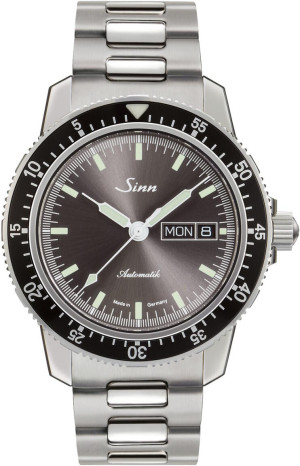 Sinn 104 St Sa I A with H-link bracelet