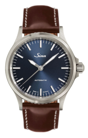 Sinn 556 I B nahkarannekkeella