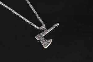 Varia Design Axe Aegishjalmur halsband
