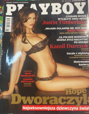 8/2011 PLAYBOY HOPE DWORCZYK NAJSEKSOWNIEJSZA