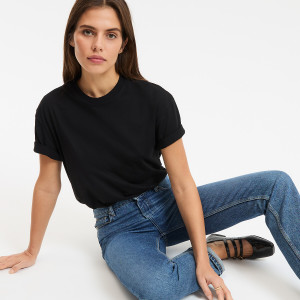 Κοντομάνικο T-shirt με στρογγυλή λαιμόκοψη