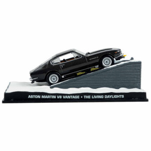 L'Homme Moderne L’Aston Martin V8