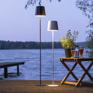 Portable LED Außen Stehlampe, 129cm, 350 lm, Touchdimmer, USB, schwarz