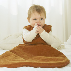 LITTLE CREVETTE Gigoteuse hiver bébé velours caramel Louison TOG 3
