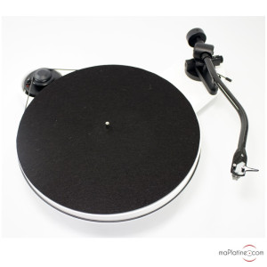 Platine vinyle Pro-Ject RPM 3 Carbon avec 2M Silver - couleur Blanc