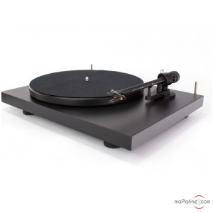 Platine vinyle manuelle Pro-Ject Debut III OM5e Limited - couleur Noir mat
