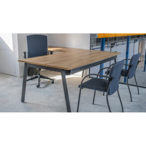 Leaderburo Retour pour bureau droit pieds métal Erika Graphite, blanc, gris, hêtre, chêne moyen, acacia clair, acacia foncé, chêne veiné ou chêne