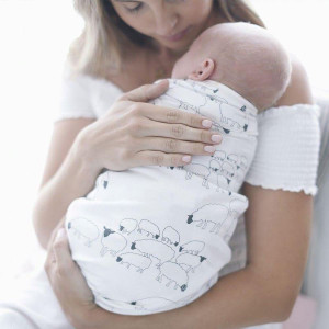 Ergobaby Swaddler Svøpeteppe Sheep