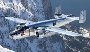 Flying B-25J Mitchell Gift Set