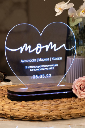 Our Lovely Mom, Φωτιστικό