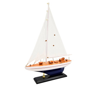 Model Jachtu Drewniany Wysokość 42cm – M1