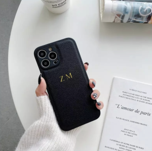 czarne etui z tłoczeniem Iphone 13 pro max