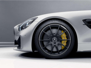 AMG Schmiederad im 10 Speichen Design 20 Zoll Felgenhorn glanzgedreht AMG GT Baureihe C190 A19040114007X71