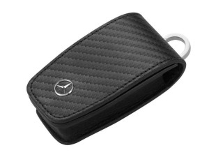 Praktisches Mercedes-Benz Schlüsseletui aus Rindleder mit Edelstahl-Elementen