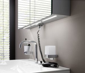 emco Lichtspiegelschrank pure II Lichtsegel, Aufputz, mit Waschtischbeleuchtung, 2 Tür, 1200mm, 9797 979705405
