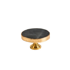 Maner mobilier tip buton onuvio™ din cristal natural și piatră semiprețioasă rotund cu insertii aurii si bază din alamă - design unic hand-made, model m14