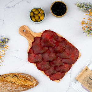 Szynka wołowa dojrzewająca Wędliny na Deskę Serów 250 g – Idealne Do Wina i Spotkań