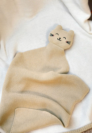 Petit Béguin Doudou en tricot Hello Baby