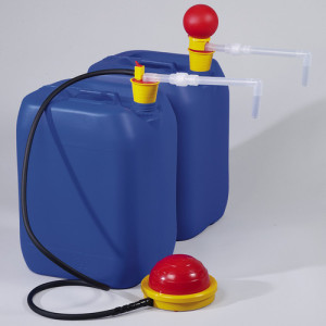 Fußpumpe - Stopfengröße 30-70 mm Werkstoff Förderrohr: PP / Tauchrohrtiefe: 700 mm / Rohr Außen-: 18 mm / max. Förderleistung: 26 l/min. / Einheit: