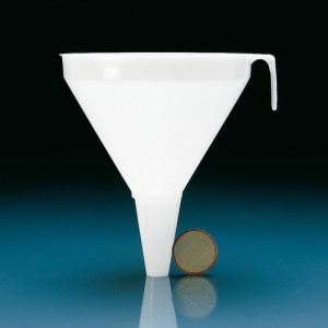 Trichter aus PP Inhalt: 3.800 ml / -oben: 250 mm /  Auslauf außen: 30 mm / Höhe: 260 mm / Einheit: 1 Stück