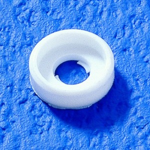 Rosette aus PA für Zylinderschrauben - rechteckiger Querschnitt, Nase für Gewinde: M6 / d: 6,4 mm / d1: 10 mm / D: 12,7 mm / h: 3,4 mm / h1: 2,1 mm