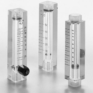 Durchflussmesser aus Acrylglas Messbereich Wasser: 1 - 15 l/h / Durchfluss-Regler: mit / Innengewinde: NPT 1/8" / L: 102 mm / Einheit: 1 Stück
