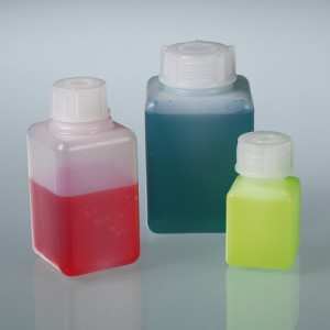 Weithalsflasche aus HDPE - quadratisch, auslaufsicher Inhalt: 250 ml / Abmessung: 59 x 59 mm / -Hals: 30 mm / Höhe: 110 mm / Außengewinde: GL50 / E