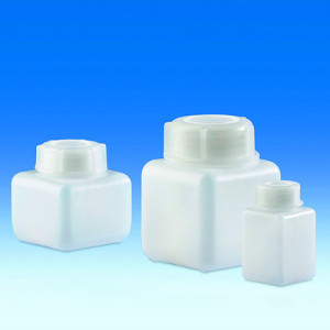 Weithalsflasche aus HDPE - quadratisch, durchscheinend Inhalt: 100 ml / Abmessung: 46 x 46 mm / Höhe: 78 mm / Außengewinde: GL32 / Einheit: 12 Stück