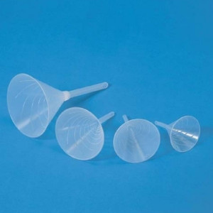 Schnelltrichter aus PP -oben: 120 mm / Länge Auslauf: 65 mm / -Auslauf innen: 9 mm / -Auslauf außen: 14 mm / Einheit: 3 Stück
