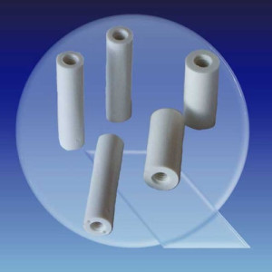 Distanzhülse aus PA - mit Innengewinde Innengewinde: M2,5 x 0,45 / P1: 10 mm / P2: 10 mm / L: 30 mm / D: 5 mm / Einheit: 10 Stück