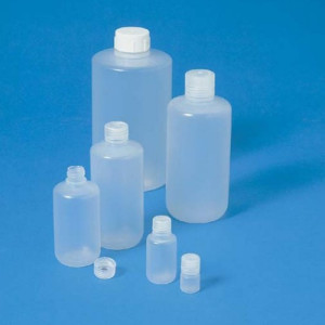 Enghals-Hochschulterflasche aus PP Inhalt: 60 ml / Außen-: 39 mm / -Hals: 14 mm / Höhe: 85 mm / Einheit: 10 Stück