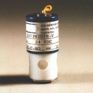 2/2-Wege-Magnetventil aus PTFE NW: 9,5 mm / Spannung: 230~ Volt / Leistungsaufnahme: 12 W / Innengewinde: NPT 3/8" / Einheit: 1 Stück