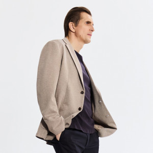 Reserved - Slim fit sako s viskózou - kávová - YW014-84M