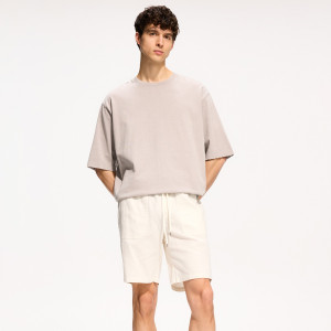 Reserved - Normál szabású jogger rövidnadrág - krémszínű - 9449N-01X