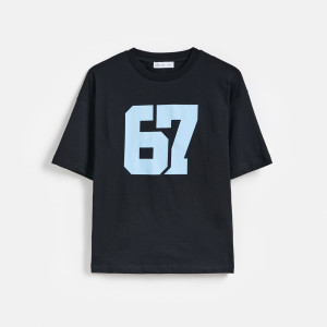 T-shirt z nadrukiem 67 - 158 (12 lat) - czarny - chłopcy - Reserved - 027IT-99X