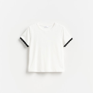 T-shirt z ozdobną koronką - XS - złamana biel - damska - Reserved - 028KF-01X