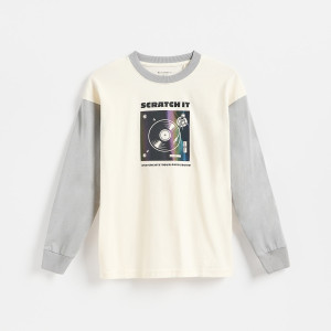 Longsleeve z nadrukiem - 146 (10 lat) - złamana biel - chłopcy - Reserved - 073IT-01X