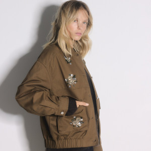 Kurtka bomber z aplikacją - M - zielony - damska - Reserved - 296GF-87X