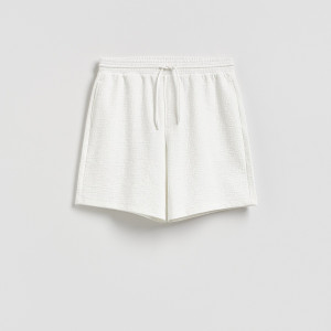 Strukturalne szorty regular fit - L - złamana biel - męska - Reserved - 325EF-01X