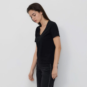 T-shirt regular z dekoltem V - S - czarny - damska - Reserved - 399FS-99X