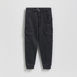 Spodnie joggery z łańcuchem - 122 (6-7 lat) - ciemnoszary - chłopcy - Reserved - 450HK-90X