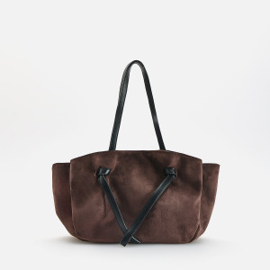 Torebka shopper z imitacji zamszu - ONE SIZE - ciemnobrązowy - damska - Reserved - 4679Y-89X